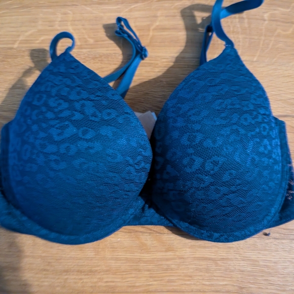 Pink Victoria’s Secret Wear Everywhere Push-Up Bra Purple‎ Lace Cheetah EUC - Picture 1 of 4
